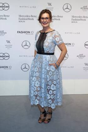 Astrid Rudolph - Ankunft zur Riani Fashion-Show im Rahmen der Mercedes-Benz Fashion Week Berlin Autumn Winter 2016 am Brandenburger Tor in Berlin am 28.06.2016. Mercedes-Benz Fashion Week Berlin Autumn Winter 2016
