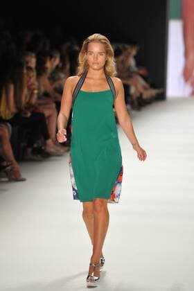 Chiara Moon Horst auf dem Laufsteg bei der Riani Modenschau im Rahmen der Mercedes-Benz Fashion Week Frühjahr Sommer 2017 am 28.06.2016 in Berlin MBFW Fashionweek in Berlin 2016- Riani Fashion Show 