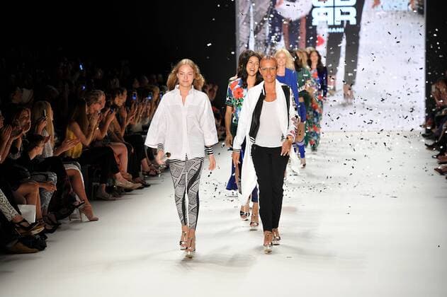 Cheyenne Ochsenknecht und ihre Mutter Natascha Ochsenknecht auf dem Laufsteg bei der Riani Modenschau im Rahmen der Mercedes-Benz Fashion Week Frühjahr Sommer 2017 am 28.06.2016 in Berlin MBFW Fashionweek in Berlin 2016- Riani Fashion Show 