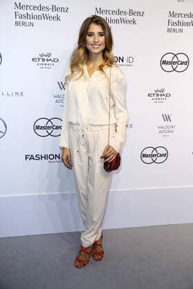 Cathy Hummels bei der Sportalm Fashion Show auf der Mercedes-Benz Fashion Week Berlin Spring Summer 2017. Berlin, 29.06.2016 Foto:xS.xGabschx xFuturexImage