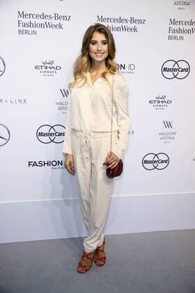 Cathy Hummels bei der Sportalm Fashion Show auf der Mercedes-Benz Fashion Week Berlin Spring Summer 2017. Berlin, 29.06.2016 Foto:xS.xGabschx xFuturexImage