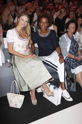 Jana Julie Kilka und Arabella Kiesbauer bei der Sportalm Fashion Show auf der Mercedes-Benz Fashion Week Berlin Spring Summer 2017. Berlin, 29.06.2016 Foto:xS.xGabschx xFuturexImage