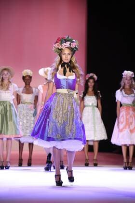 Elena Carriere bei der Sportalm Fashion Show auf der Mercedes-Benz Fashion Week Berlin Spring Summer 2017. Berlin, 29.06.2016 Foto:xS.xGabschx xFuturexImage