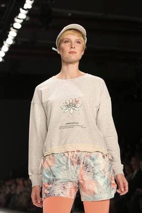Kim Hnizdo bei der Sportalm Fashion Show auf der Mercedes-Benz Fashion Week Berlin Spring Summer 2017. Berlin, 29.06.2016 Foto:xS.xGabschx xFuturexImage