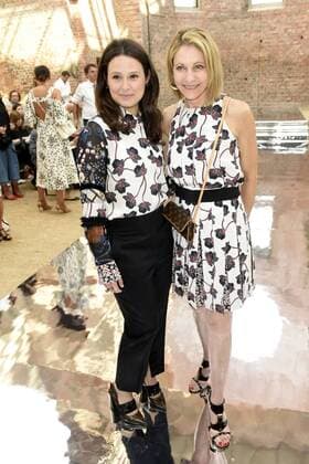 Katie Lowes und Kimberly Marteau Emerson bei der Dorothee Schumacher Fashion Show auf der Mercedes-Benz Fashion Week Berlin Spring Summer 2017. Berlin, 29.06.2016 Foto:xFredericx xFuturexImage