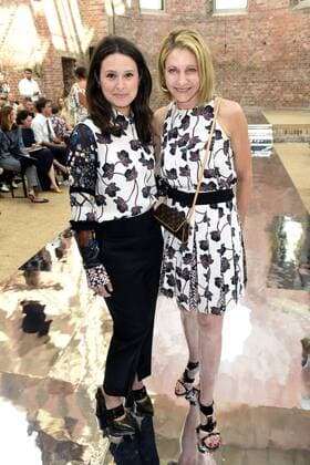 Katie Lowes und Kimberly Marteau Emerson bei der Dorothee Schumacher Fashion Show auf der Mercedes-Benz Fashion Week Berlin Spring Summer 2017. Berlin, 29.06.2016 Foto:xFredericx xFuturexImage