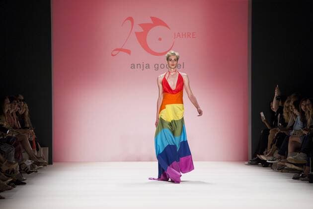 Kollektion Modedesigner: Anja Gockel June 29, 2016 - Berlin, Germany - A model carries a LGBT rainbow flag as he walks the runway at the Anja Gockel show during the Mercedes-Benz Fashion Week Berlin Spring Summer 2017 at Erika Hess Eisstadion in Berlin, Germany on June 29, 2016. Berlin Germany  - ZUMAn230