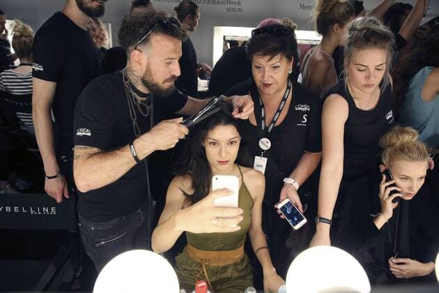 Rebecca Mir backstage bei der Minx by Eva Lutz Fashion Show auf der Mercedes-Benz Fashion Week Berlin Spring Summer 2017. Berlin, 29.06.2016 Foto:xS.xGabschx xFuturexImage