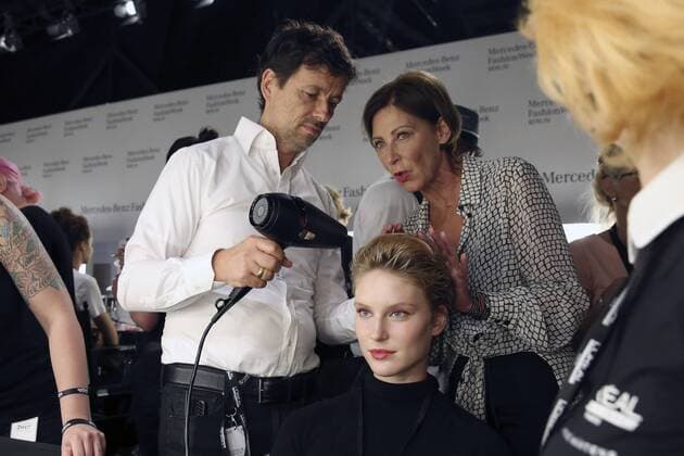 Kim Hnizdo und Eva Lutz backstage bei der Minx by Eva Lutz Fashion Show auf der Mercedes-Benz Fashion Week Berlin Spring Summer 2017. Berlin, 29.06.2016 Foto:xS.xGabschx xFuturexImage