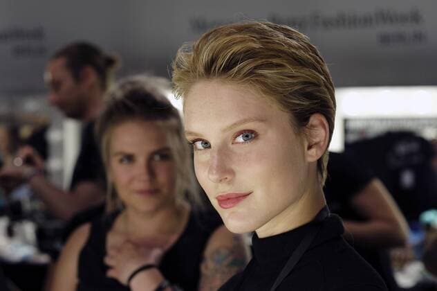 Kim Hnizdo backstage bei der Minx by Eva Lutz Fashion Show auf der Mercedes-Benz Fashion Week Berlin Spring Summer 2017. Berlin, 29.06.2016 Foto:xS.xGabschx xFuturexImage