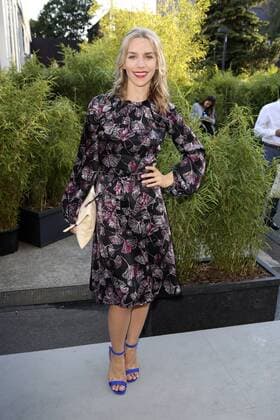 Julia Dietze bei der Guido Maria Kretschmer Fashion Show auf der Mercedes-Benz Fashion Week Berlin Spring Summer 2017. Berlin, 29.06.2016 Foto:xS.xGabschx xFuturexImage