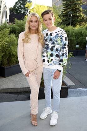 Jenny Elvers mit Sohn Paul bei der Guido Maria Kretschmer Fashion Show auf der Mercedes-Benz Fashion Week Berlin Spring Summer 2017. Berlin, 29.06.2016 Foto:xS.xGabschx xFuturexImage
