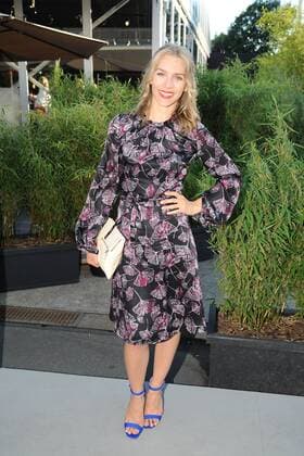 Julia Dietze bei der Ankunft zur G.M.Kretschmer Modenschau im Rahmen der Mercedes-Benz Fashion Week Frühjahr Sommer 2017 am 29.06.2016 in Berlin MBFW Fashionweek in Berlin 2016- G.M.Kretschmer Fashion Show 