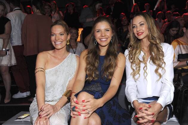 Alexandra Swarovski und ihre Tochter Victoria Swarovski mit Alessandra Meyer-Wölden bei der G.M.Kretschmer Modenschau im Rahmen der Mercedes-Benz Fashion Week Frühjahr Sommer 2017 am 29.06.2016 in Berlin MBFW Fashionweek in Berlin 2016- G.M.Kretschmer Fashion Show 