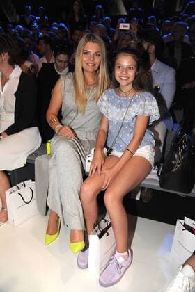Anne Sophie Briest und ihre Tochter Faye Montana bei der G.M.Kretschmer Modenschau im Rahmen der Mercedes-Benz Fashion Week Frühjahr Sommer 2017 am 29.06.2016 in Berlin MBFW Fashionweek in Berlin 2016- G.M.Kretschmer Fashion Show 