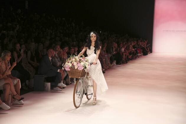 Model bei der Guido Maria Kretschmer Fashion Show auf der Mercedes-Benz Fashion Week Berlin Spring Summer 2017. Berlin, 29.06.2016 Foto:xS.xGabschx xFuturexImage