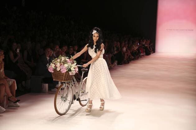 Model bei der Guido Maria Kretschmer Fashion Show auf der Mercedes-Benz Fashion Week Berlin Spring Summer 2017. Berlin, 29.06.2016 Foto:xS.xGabschx xFuturexImage