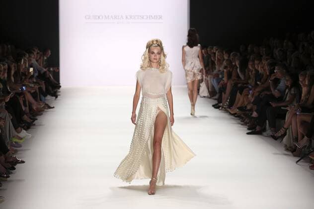 Model bei der Guido Maria Kretschmer Fashion Show auf der Mercedes-Benz Fashion Week Berlin Spring Summer 2017. Berlin, 29.06.2016 Foto:xS.xGabschx xFuturexImage
