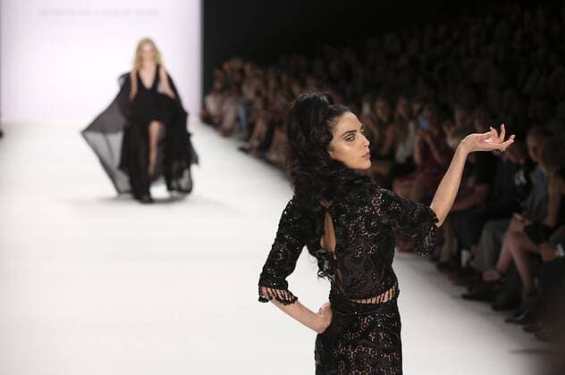Model bei der Guido Maria Kretschmer Fashion Show auf der Mercedes-Benz Fashion Week Berlin Spring Summer 2017. Berlin, 29.06.2016 Foto:xS.xGabschx xFuturexImage