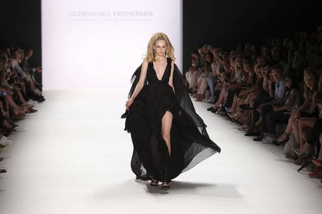 Model bei der Guido Maria Kretschmer Fashion Show auf der Mercedes-Benz Fashion Week Berlin Spring Summer 2017. Berlin, 29.06.2016 Foto:xS.xGabschx xFuturexImage
