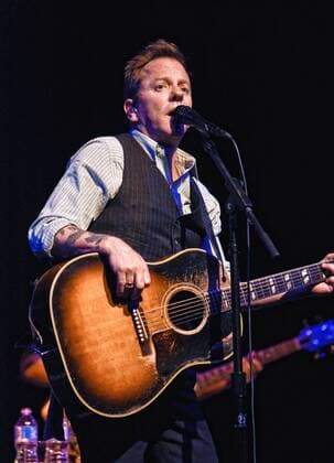 Kiefer Sutherland Konzert in Hamilton, Kanada June 24, 2016 - Hamilton, ON, Canada - 24 June 2016 - Hamilton, Ontario, Canada. Kiefer Sutherland performs on stage during his Not Enough Whiskey Tour held at the Molson Canadian Studio at Hamilton Place. Photo Credit: Hamilton Canada - ZUMAa123