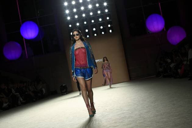 080 Barcelona Fashion Week - Custo Barcelona Modenschau (160630) -- BARCELONA, June 29, 2016 -- A model presents a creation by Custo Barcelona during the 080 Barcelona Fashion Week in Barcelona, Spain, June 29, 2016. ) SPAIN-BARCELONA-FASHION WEEK PauxBarrena 