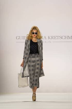 (160630) -- BERLIN, June 29, 2016 -- A model persents a creation of Guido Maria Kretschmer during the Spring Summer 2017 Berlin Fashion Week in Berlin, Germany, on June 29, 2016. ) GERMANY-BERLIN-FASHION WEEK WangxQing 