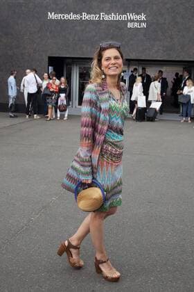 Sarah Wiener - Ankunft zur Minx by Eva Lutz Fashion-Show im Rahmen der Mercedes-Benz Fashion Week Berlin Spring Summer 2017 im Erika-Hess-Eisstadion in Berlin am 29.06.2016. Mercedes-Benz Fashion Week Berlin Spring Summer 2017