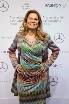 Sarah Wiener - Ankunft zur Minx by Eva Lutz Fashion-Show im Rahmen der Mercedes-Benz Fashion Week Berlin Spring Summer 2017 im Erika-Hess-Eisstadion in Berlin am 29.06.2016. Mercedes-Benz Fashion Week Berlin Spring Summer 2017