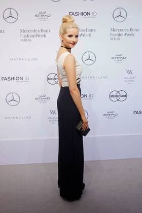 Anna Hiltrop - Ankunft zur Minx by Eva Lutz Fashion-Show im Rahmen der Mercedes-Benz Fashion Week Berlin Spring Summer 2017 im Erika-Hess-Eisstadion in Berlin am 29.06.2016. Mercedes-Benz Fashion Week Berlin Spring Summer 2017
