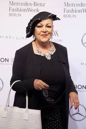 Barbara Schöne - Ankunft zur Minx by Eva Lutz Fashion-Show im Rahmen der Mercedes-Benz Fashion Week Berlin Spring Summer 2017 im Erika-Hess-Eisstadion in Berlin am 29.06.2016. Mercedes-Benz Fashion Week Berlin Spring Summer 2017