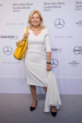Sabine Postel - Ankunft zur Minx by Eva Lutz Fashion-Show im Rahmen der Mercedes-Benz Fashion Week Berlin Spring Summer 2017 im Erika-Hess-Eisstadion in Berlin am 29.06.2016. Mercedes-Benz Fashion Week Berlin Spring Summer 2017