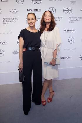 Jeanette Hain und Natalia Woerner - Ankunft zur Minx by Eva Lutz Fashion-Show im Rahmen der Mercedes-Benz Fashion Week Berlin Spring Summer 2017 im Erika-Hess-Eisstadion in Berlin am 29.06.2016. Mercedes-Benz Fashion Week Berlin Spring Summer 2017