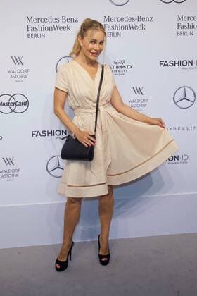 Xenia Seeberg - Ankunft zur Minx by Eva Lutz Fashion-Show im Rahmen der Mercedes-Benz Fashion Week Berlin Spring Summer 2017 im Erika-Hess-Eisstadion in Berlin am 29.06.2016. Mercedes-Benz Fashion Week Berlin Spring Summer 2017