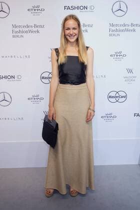 Esther Seibt - Ankunft zur Minx by Eva Lutz Fashion-Show im Rahmen der Mercedes-Benz Fashion Week Berlin Spring Summer 2017 im Erika-Hess-Eisstadion in Berlin am 29.06.2016. Mercedes-Benz Fashion Week Berlin Spring Summer 2017