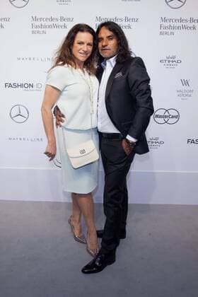 Christine Neubauer und Josè Campos - Ankunft zur Minx by Eva Lutz Fashion-Show im Rahmen der Mercedes-Benz Fashion Week Berlin Spring Summer 2017 im Erika-Hess-Eisstadion in Berlin am 29.06.2016. Mercedes-Benz Fashion Week Berlin Spring Summer 2017