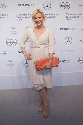 Eva Habermann - Ankunft zur Minx by Eva Lutz Fashion-Show im Rahmen der Mercedes-Benz Fashion Week Berlin Spring Summer 2017 im Erika-Hess-Eisstadion in Berlin am 29.06.2016. Mercedes-Benz Fashion Week Berlin Spring Summer 2017