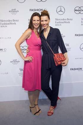 Katrin Wrobel und Annett Moeller - Ankunft zur Minx by Eva Lutz Fashion-Show im Rahmen der Mercedes-Benz Fashion Week Berlin Spring Summer 2017 im Erika-Hess-Eisstadion in Berlin am 29.06.2016. Mercedes-Benz Fashion Week Berlin Spring Summer 2017