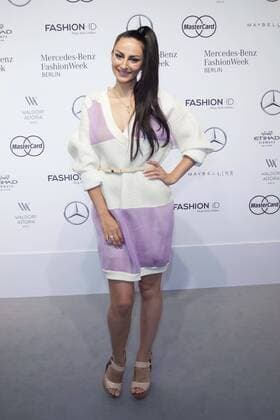 Marla Blumenblatt - Ankunft zur Rebekka Ruètz Fashion-Show im Rahmen der Mercedes-Benz Fashion Week Berlin Spring Summer 2017 im Erika-Hess-Eisstadion in Berlin am 29.06.2016. Mercedes-Benz Fashion Week Berlin Spring Summer 2017