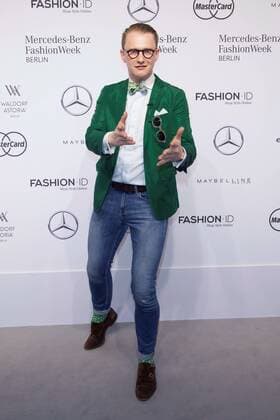 Jan Henrik M. Scheper-Stuke - Ankunft zur Rebekka Ruètz Fashion-Show im Rahmen der Mercedes-Benz Fashion Week Berlin Spring Summer 2017 im Erika-Hess-Eisstadion in Berlin am 29.06.2016. Mercedes-Benz Fashion Week Berlin Spring Summer 2017