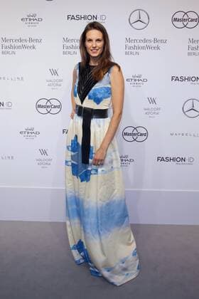 Katrin Wrobel - Ankunft zur Rebekka Ruètz Fashion-Show im Rahmen der Mercedes-Benz Fashion Week Berlin Spring Summer 2017 im Erika-Hess-Eisstadion in Berlin am 29.06.2016. Mercedes-Benz Fashion Week Berlin Spring Summer 2017