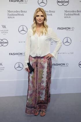Berlin Fashion Week - Prominente bei der Laurel Modenschau Tanja Buelter - Ankunft zur Laurèl Fashion-Show im Rahmen der Mercedes-Benz Fashion Week Berlin Spring Summer 2017 im Erika-Hess-Eisstadion in Berlin am 29.06.2016. Mercedes-Benz Fashion Week Berlin Spring Summer 2017