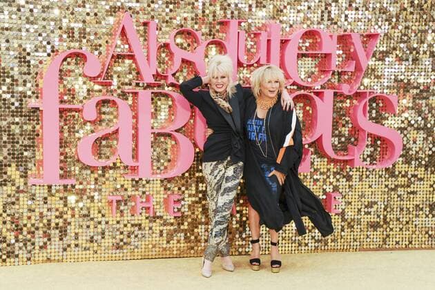 Joanna Lumley und Jennifer Saunders bei der Weltpremiere des Kinofilms Absolutely Fabulous: The Movie Absolutely Fabulous: Der Film im Odeon Leicester Square. London, 29.06.2016 Joanna Lumley, Jennifer Saunders  Foto:xS.xVasx xFuturexImage