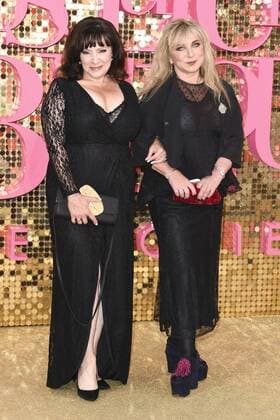 Harriet Thorpe und Helen Atkinson-Wood bei der Weltpremiere des Kinofilms Absolutely Fabulous: The Movie Absolutely Fabulous: Der Film im Odeon Leicester Square. London, 29.06.2016 Harriet Thorpe, Helen Atkinson-Wood  Foto:xS.xVasx xFuturexImage