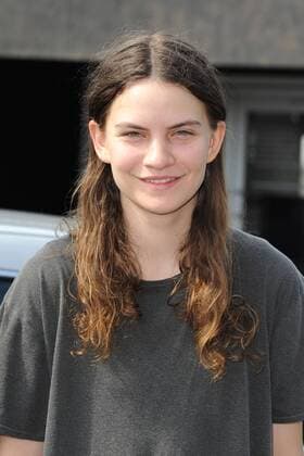 Eliot Sumner (25), die Sängerin und Tochter von Sting bei der Ankunft zum Fashion Talk am 30.06.2016 im Rahmen der Mercedes-Benz Fashion Week Frühjahr Sommer 2017 