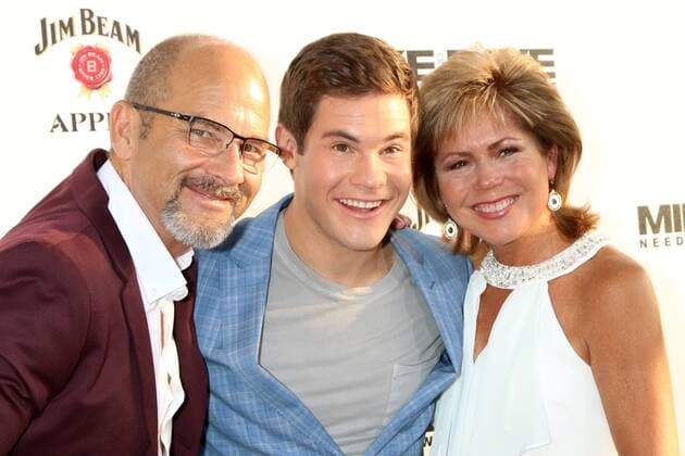 LOS ANGELES - JUN 29: Dennis DeVine, Adam Devine, Penny DeVine at the Mike And Dave Need Wedding Dates Premiere at the Cinerama Dome at ArcLight Hollywood on June 29, 2016 in Los Angeles, CA  KathyxHutchins