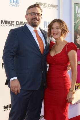 LOS ANGELES - JUN 29: Jake Szymanski, Wife at the Mike And Dave Need Wedding Dates Premiere at the Cinerama Dome at ArcLight Hollywood on June 29, 2016 in Los Angeles, CA  KathyxHutchins