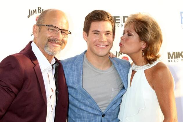 LOS ANGELES - JUN 29: Dennis DeVine, Adam Devine, Penny DeVine at the Mike And Dave Need Wedding Dates Premiere at the Cinerama Dome at ArcLight Hollywood on June 29, 2016 in Los Angeles, CA  KathyxHutchins