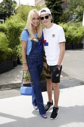 Jenny Elvers mit Sohn Paul Jolig bei der Dimitri Fashion Show auf der Mercedes-Benz Fashion Week Berlin Spring Summer 2017. Berlin, 30.06.2016 Foto:xS.xGabschx xFuturexImage