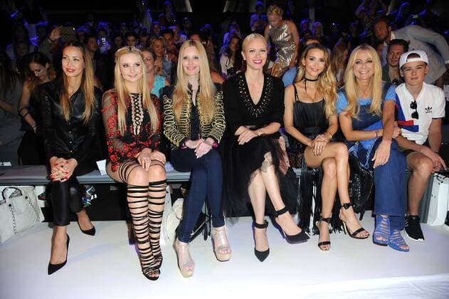 Alessandra Meyer Woelden, Anna Hiltrop, Mirja Du Mont, Franziska Knuppe, Sophie Hermann, Jenny Elvers und ihr Sohn Paul bei der Dimitri Modenschau im Rahmen der Mercedes-Benz Fashion Week Frühjahr Sommer 2017 am 30.06.2016 in Berlin MBFW Fashionweek in Berlin 2016- Dimitri Fashion Show 
